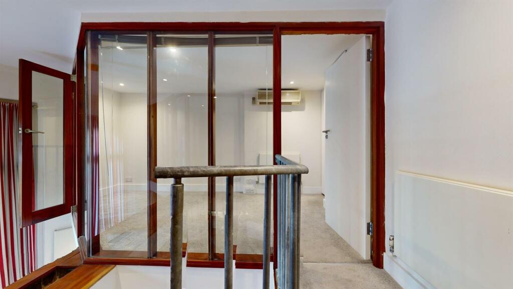 Ft8, 163 Cromwell Rd bedroom 2.2.jpg