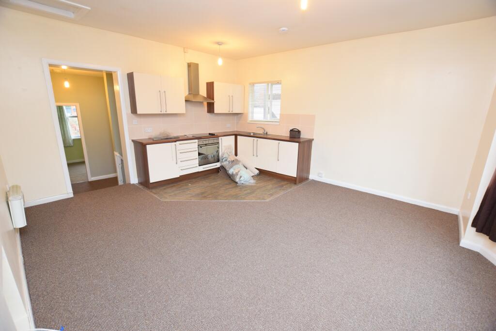 open plan lounge /kitchen