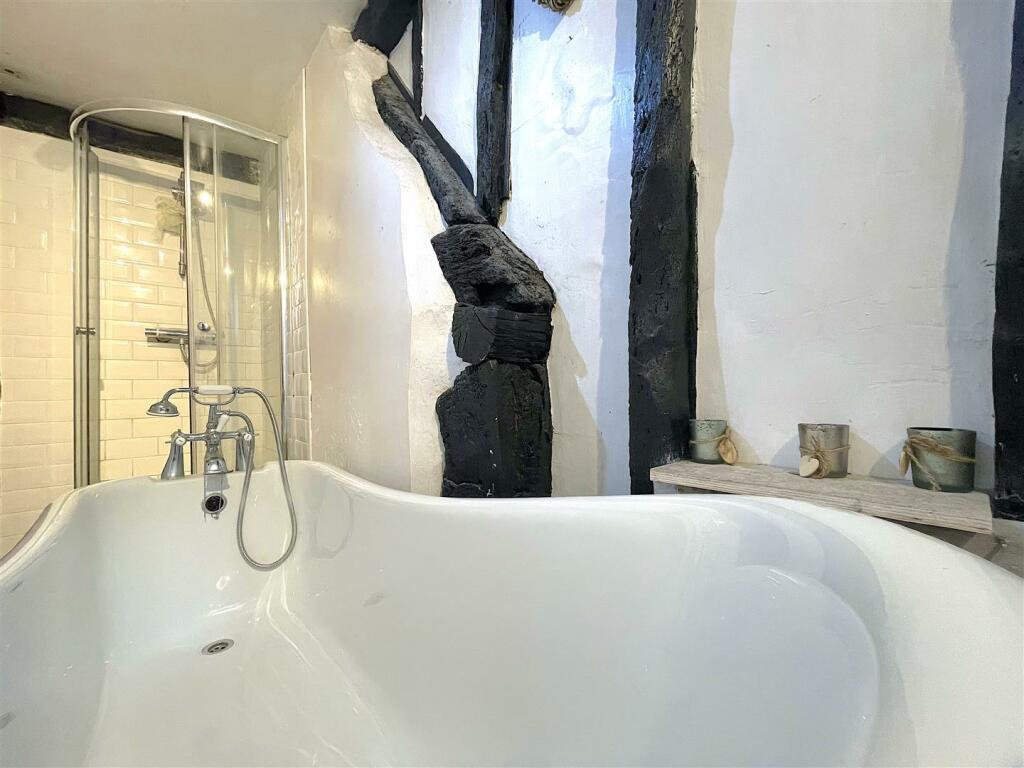 Bathroom (2).jpeg