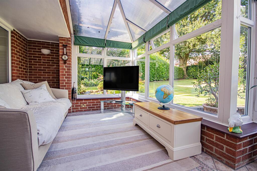 Conservatory/Seating Area