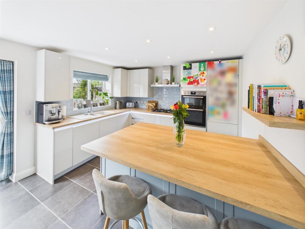 Quality Fitted Kitchen