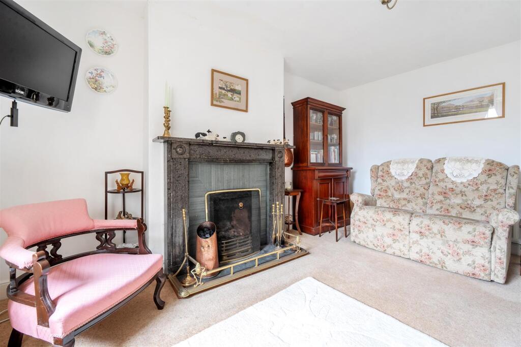 SITTING ROOM