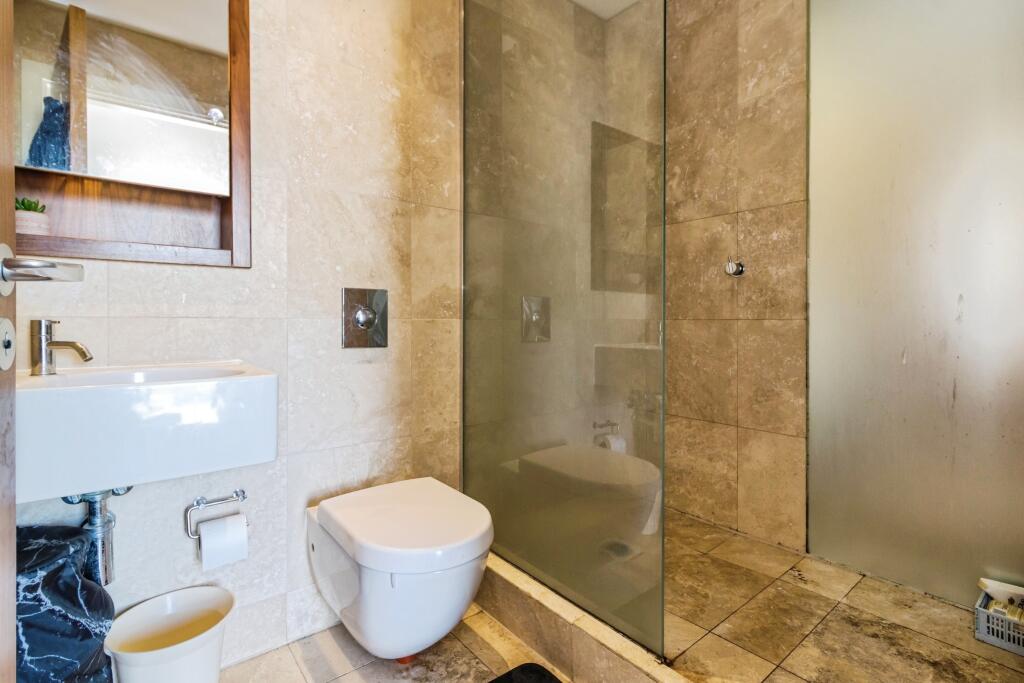 Master En-suite