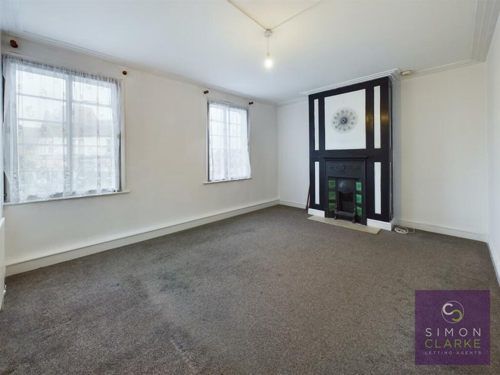 CAM03369G0-PR0196-STILL001.jpg
