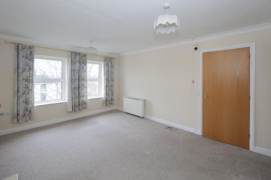 50 Oakfield House CV32-2.jpg