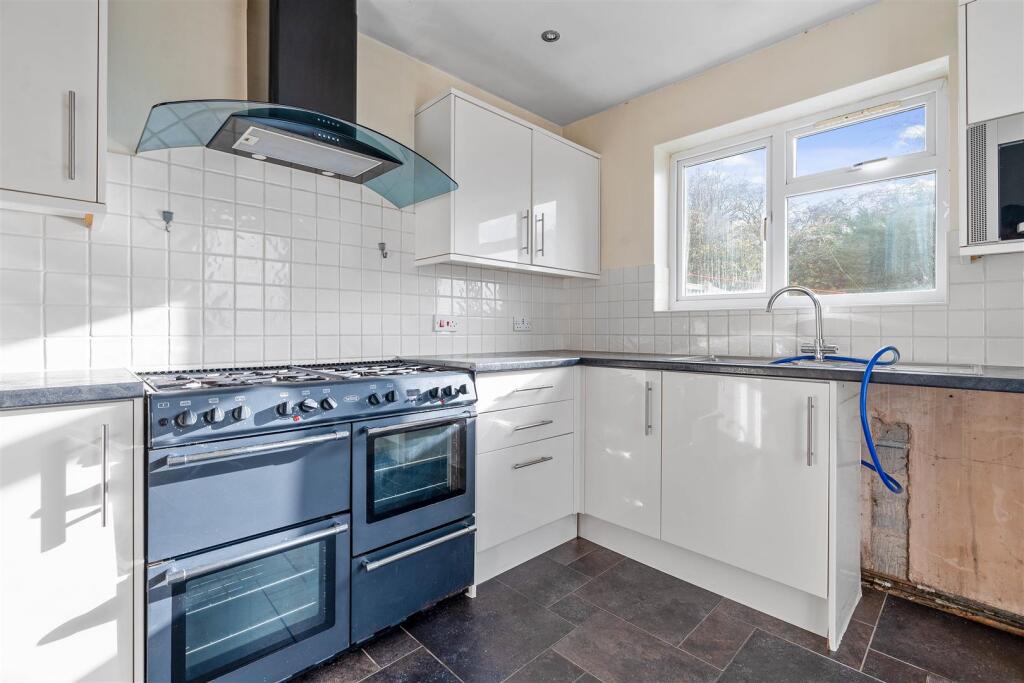 37 Morris Drive, Whitnash (12 of 28).jpg