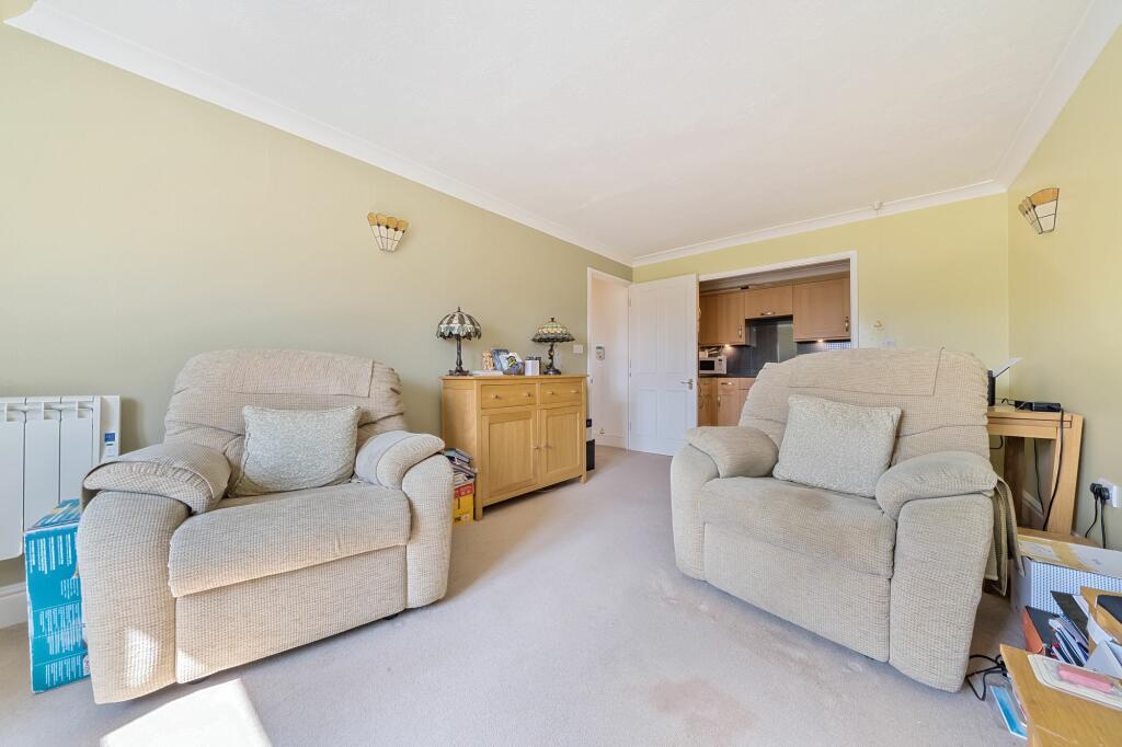 Living Room/Dining Room (2)