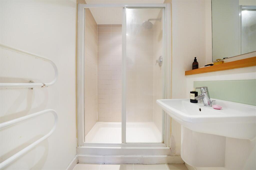 Flat 54, 72, High Street Stratford - F9rnmwbfPzVI0
