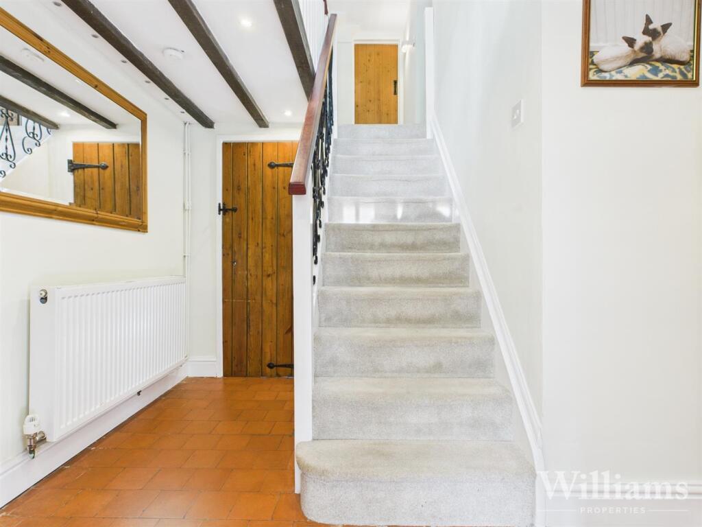 CAM04950G0-PR0095-STILL023 - Copy.jpg