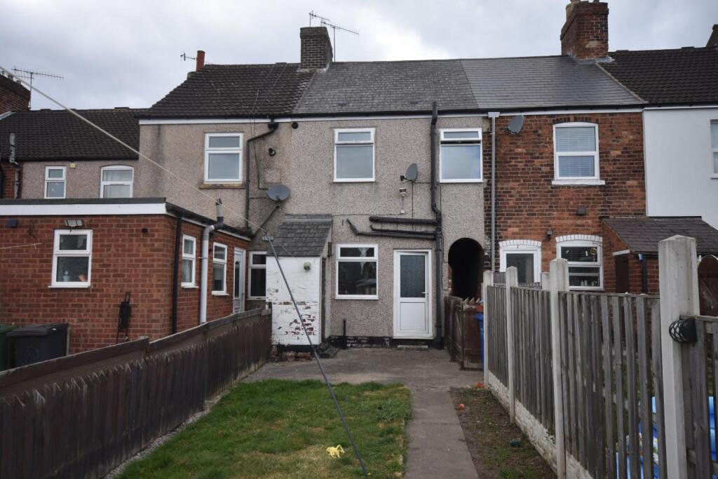REAR GARDEN 02.JPG