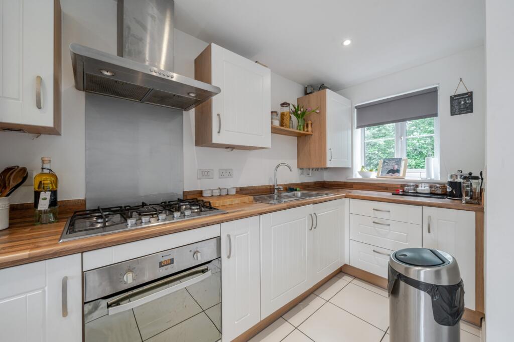 1298142-4-68386b49a64e4