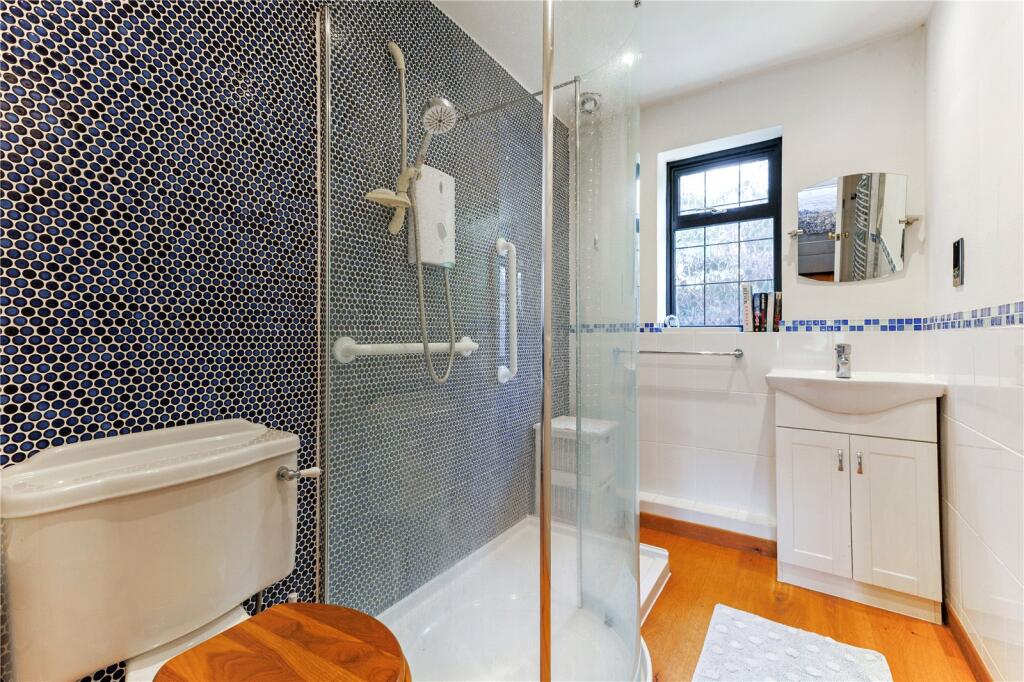 Bedroom Two En Suite