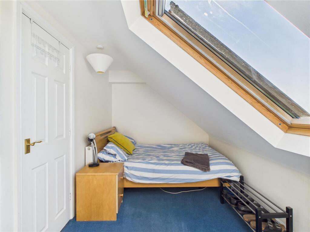 ATTIC ROOM/ BEDROOM 5