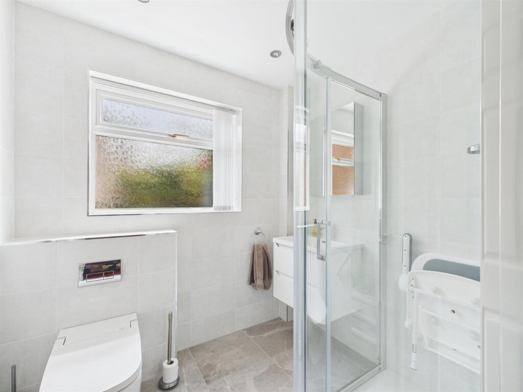 Bathroom/Shower Room