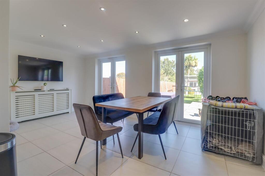 46 LAUREL AVENUE-15.jpg