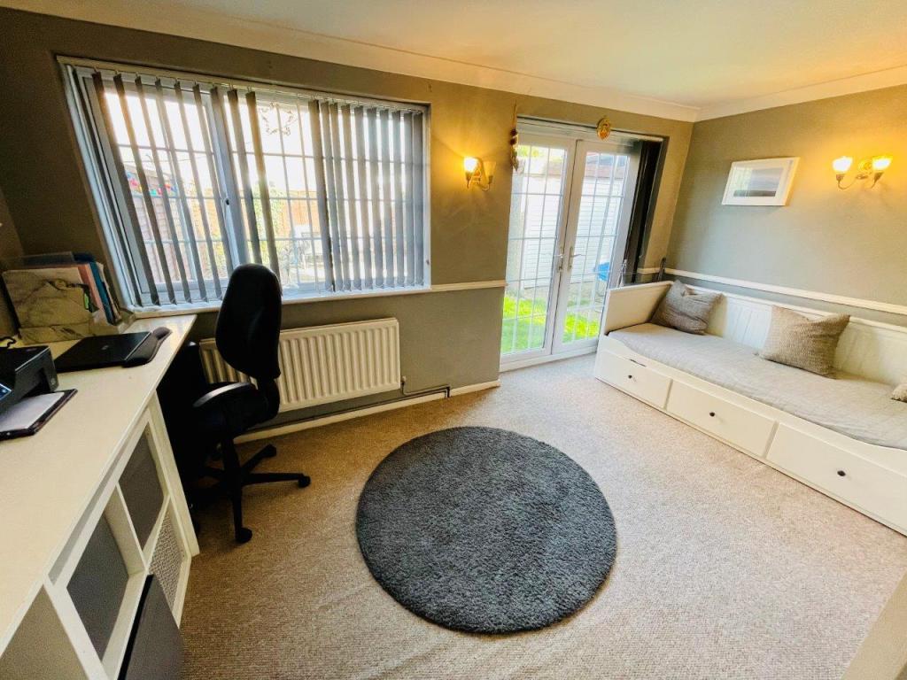Garden/Dining Room