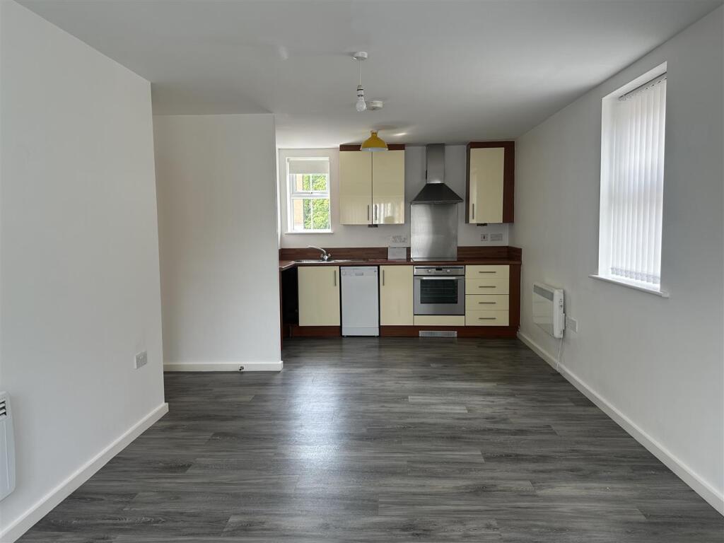 Open Plan Lounge &amp; Kitchen