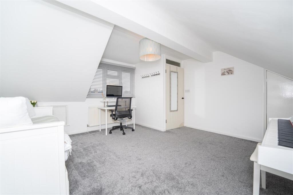 66a Drayton Bed 2a.jpg