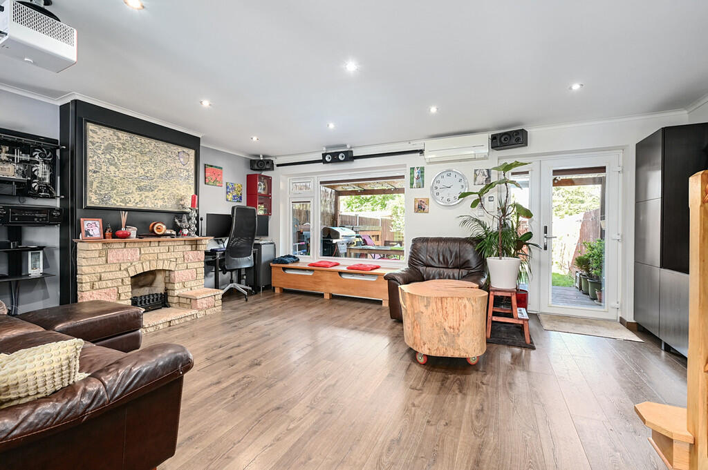 243 Beaulieu Gard...