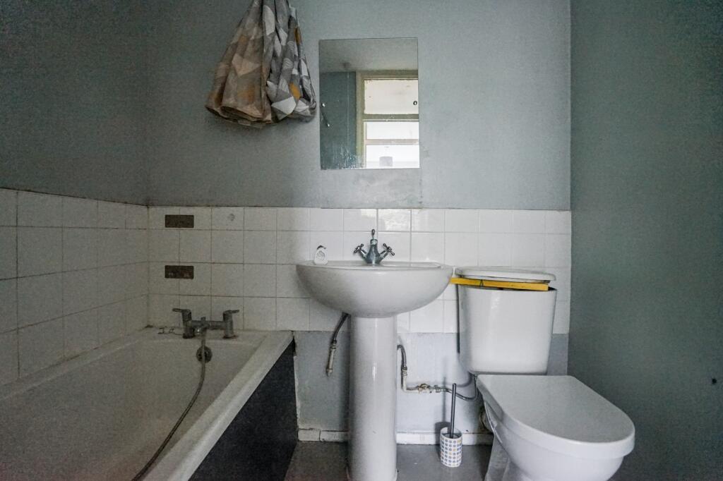 Flat 23 Keats House, Porchester Mead, Beckenham, BR3 1TD