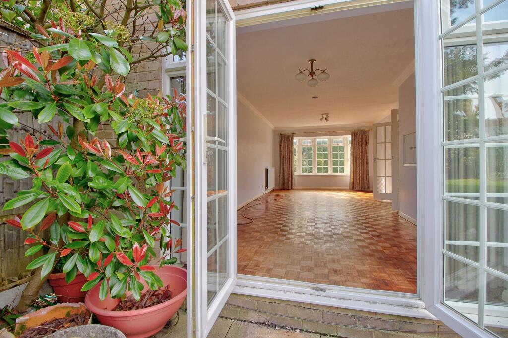 Living room nearly 24' (7.3m) long