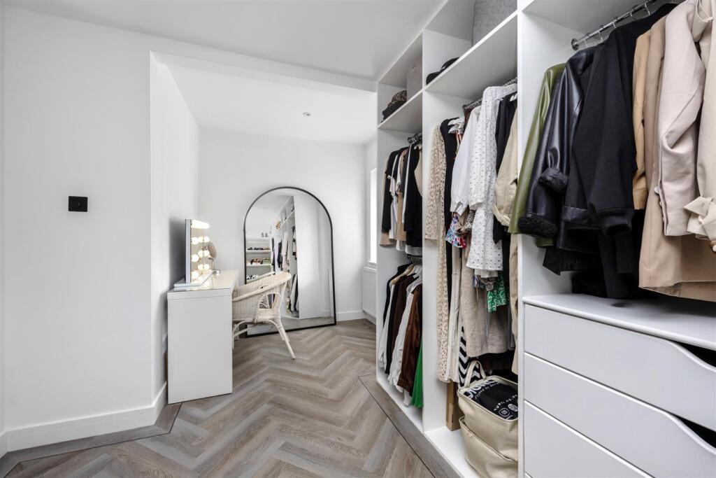 Aldsworth Avenue, 95-025.jpg