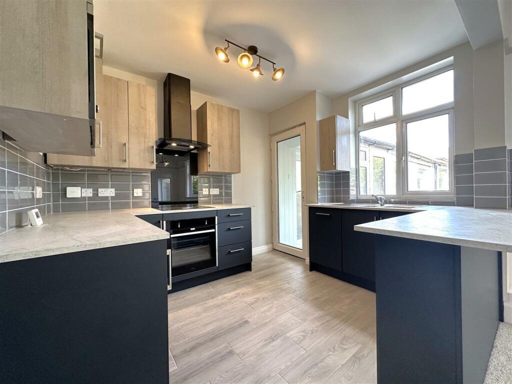 Stylish Modern Kitchen 856