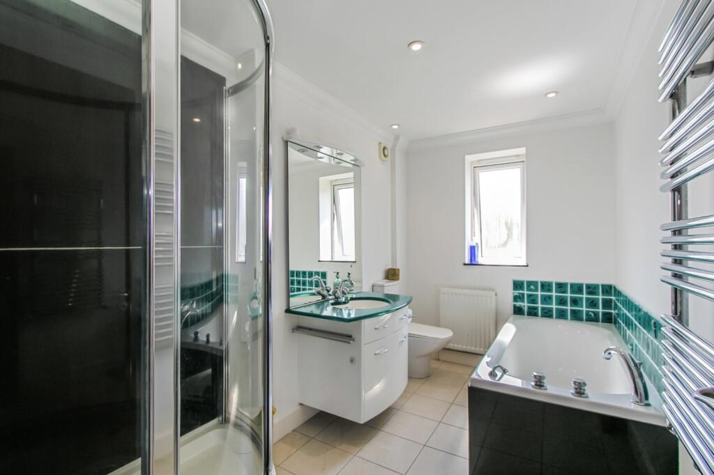 En-Suite 2