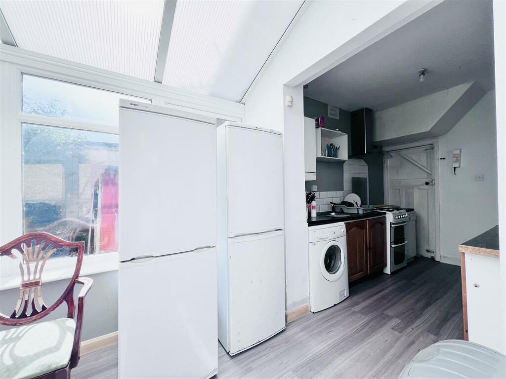 Kitchen/ conservatory
