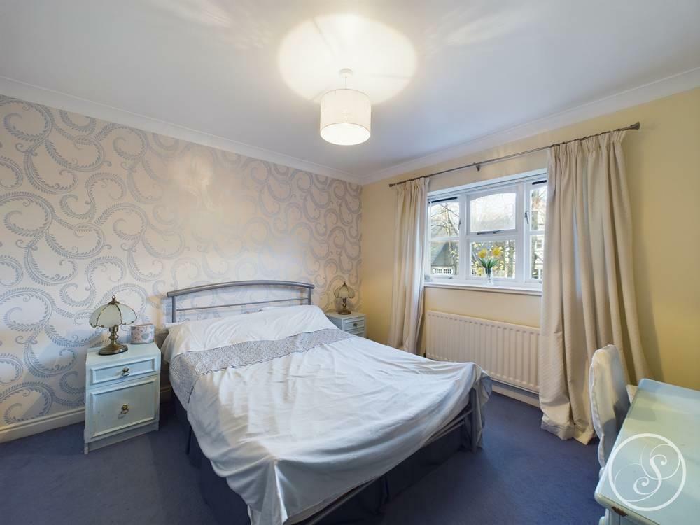 CAM02071G0-PR0178-STILL013-thumbnail-h750-70 - Cop