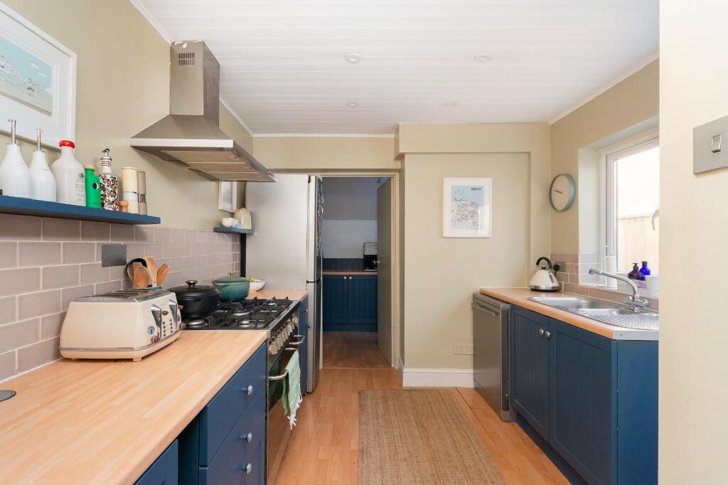 0G6PABN - Kitchen E.jpg