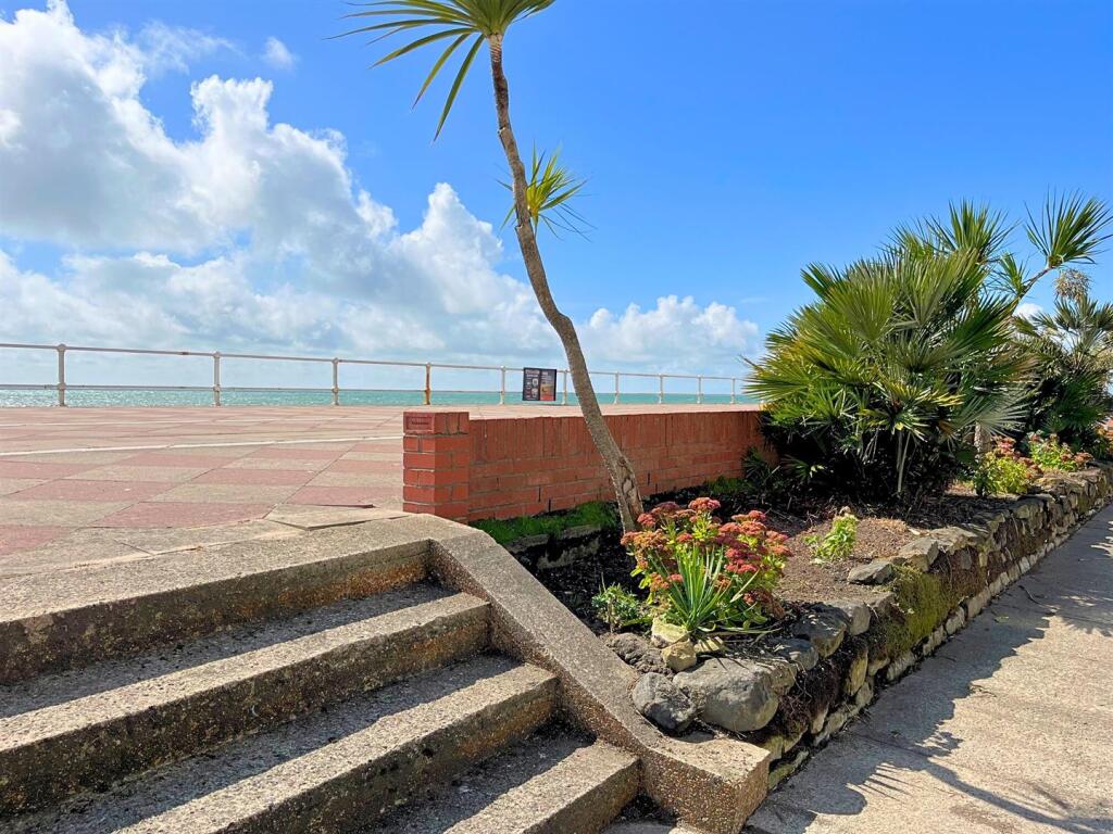St Leonards Seafront 5.jpg