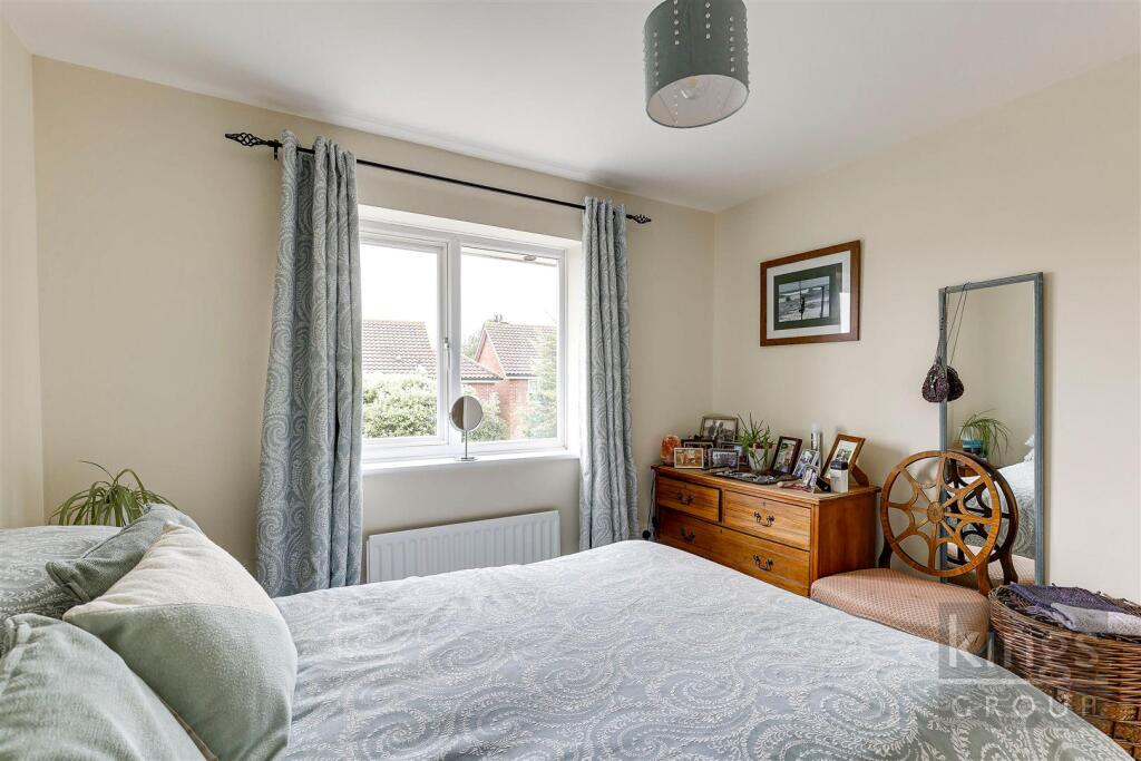 Bedroom 1 (1).jpg