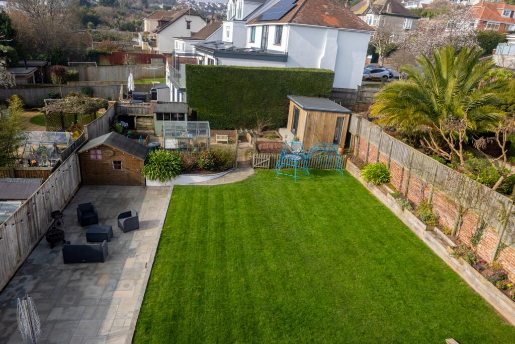 A14 - 20 Laura Grove Paignton - 250305