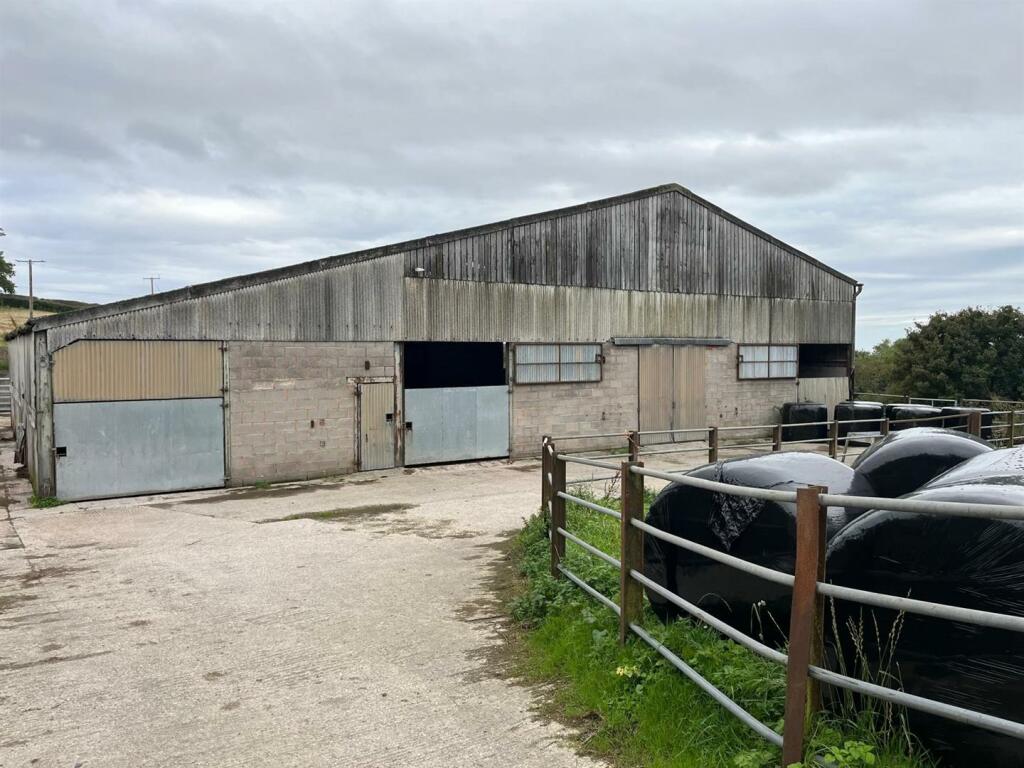 MODERN OUTBUILDING