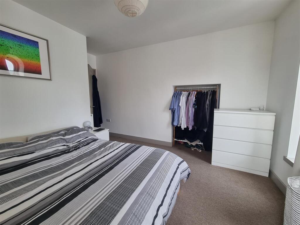 BEDROOM 1 (3) (1).jpg