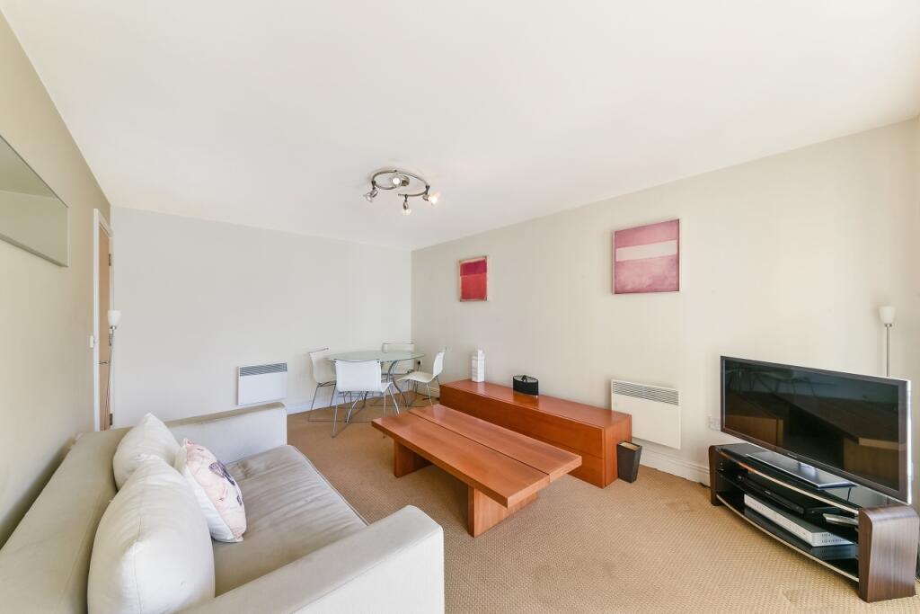 Living Area - Hamilt