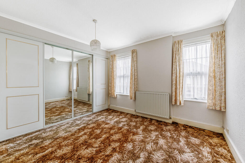 Church Gardens- (...