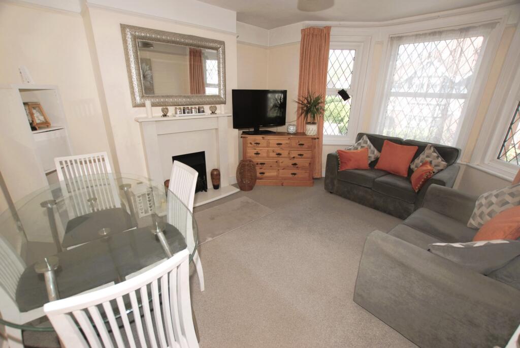 Sitting/dining rm