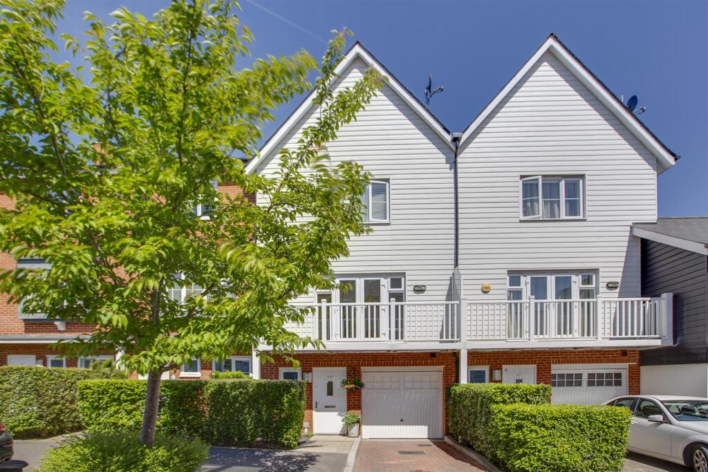 45 Greenwich Drive, HP11 1GT-14.jpg
