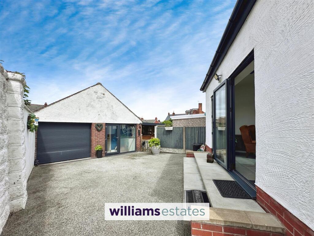 Garage &amp; Cattery