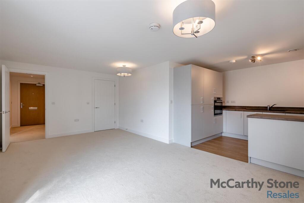 8651159-interior03.jpg
