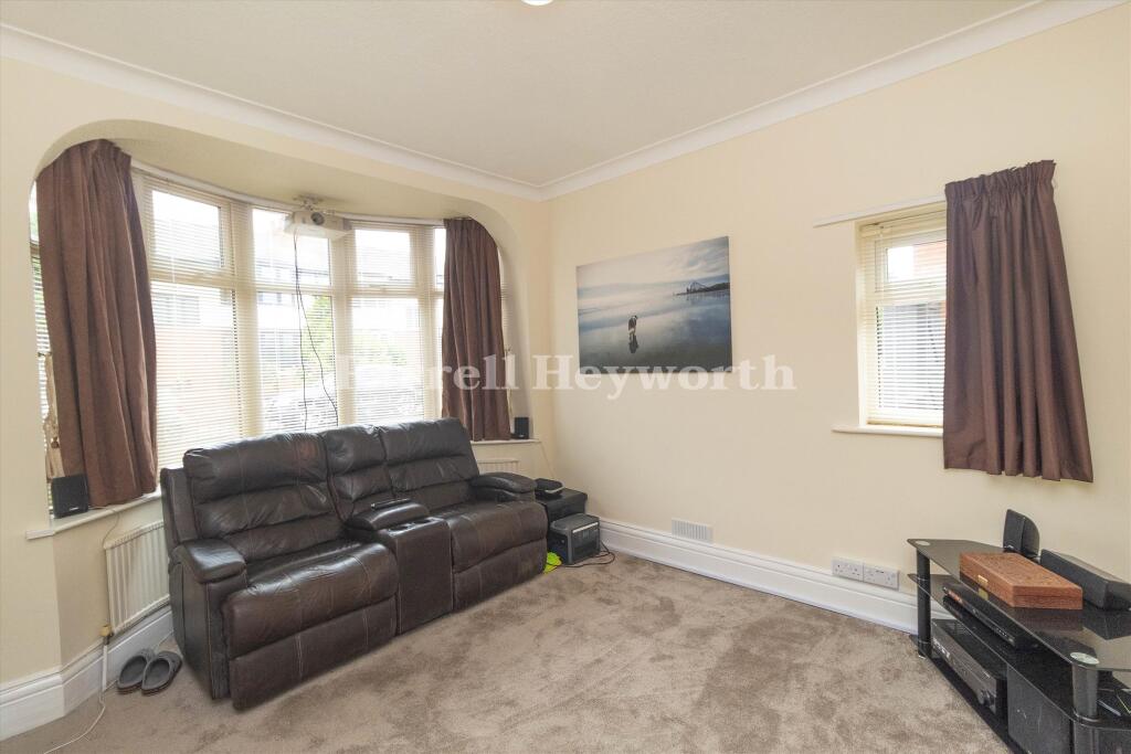 Living Room/ Bedroom