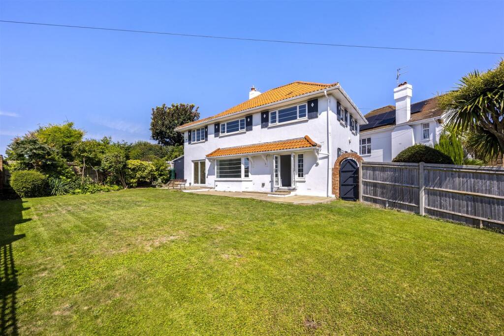 14 WOODLAND DRIVE (25).JPG