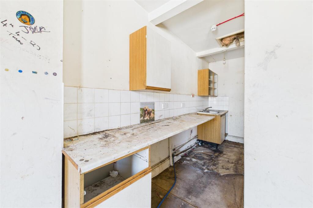 TFF, 36 Seymour Road, Easton, Bristol BS5 0UN | Le