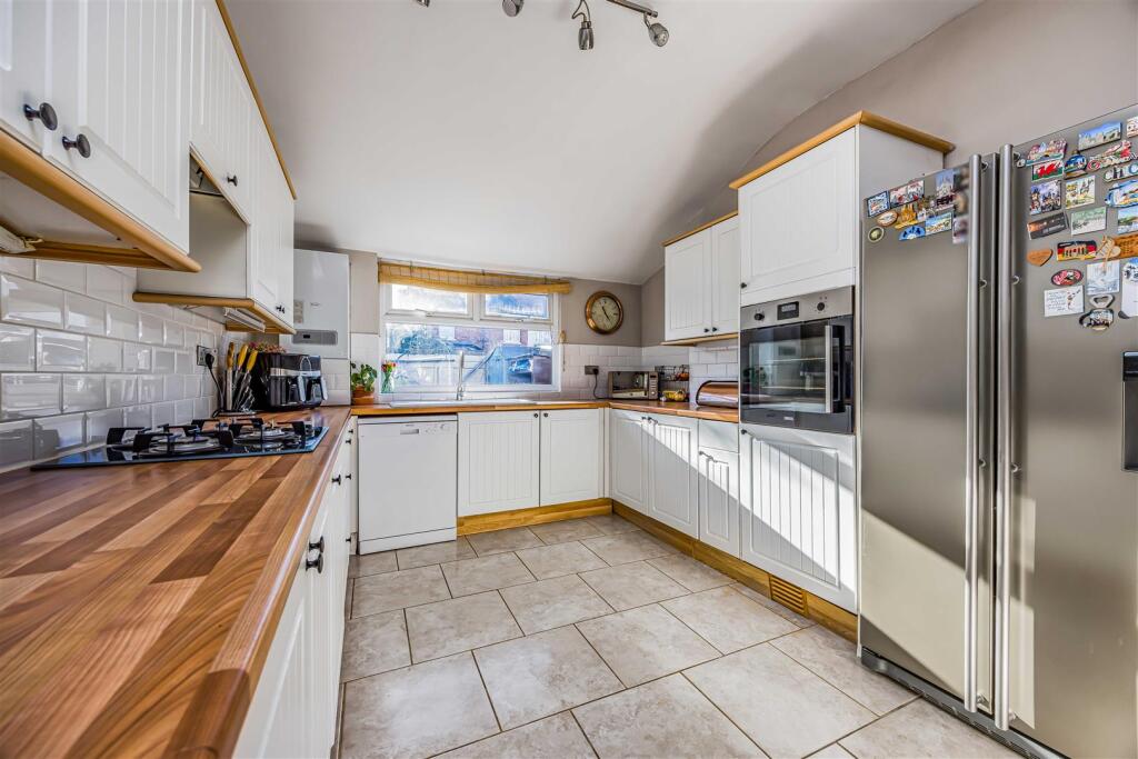 32 Hewett Road, Hilsea-Small-PorticoMarketing-Sold