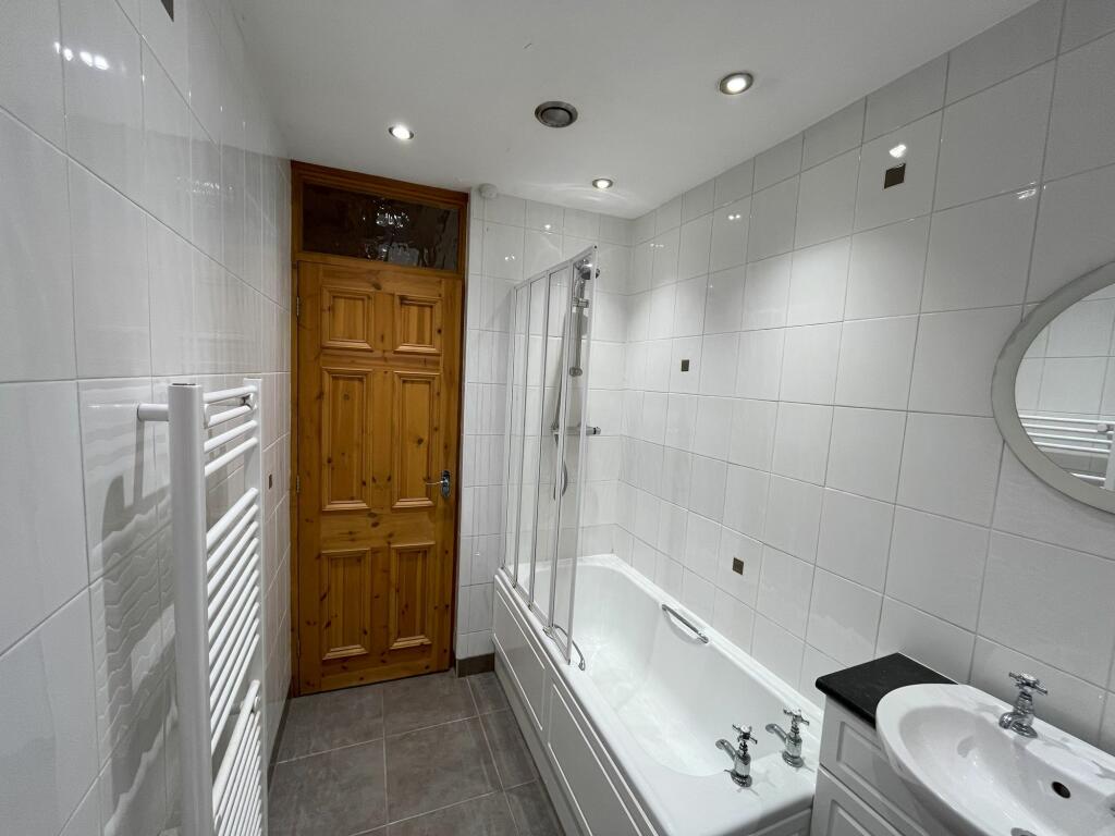 HOUSE BATHROOM