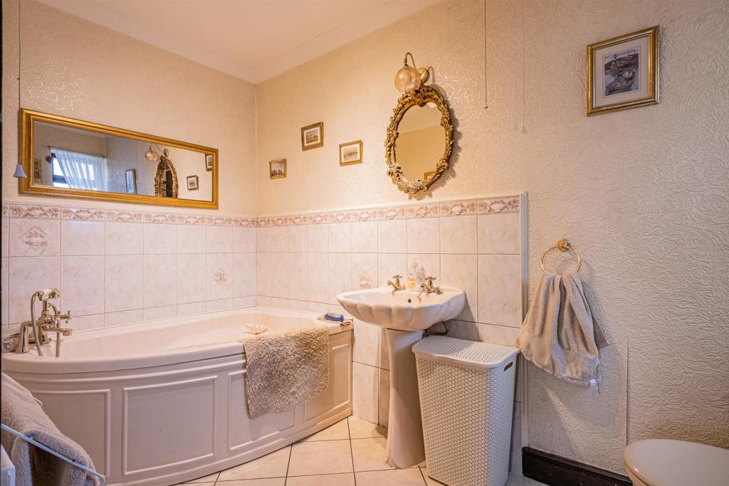 Ground Floor Bathroom