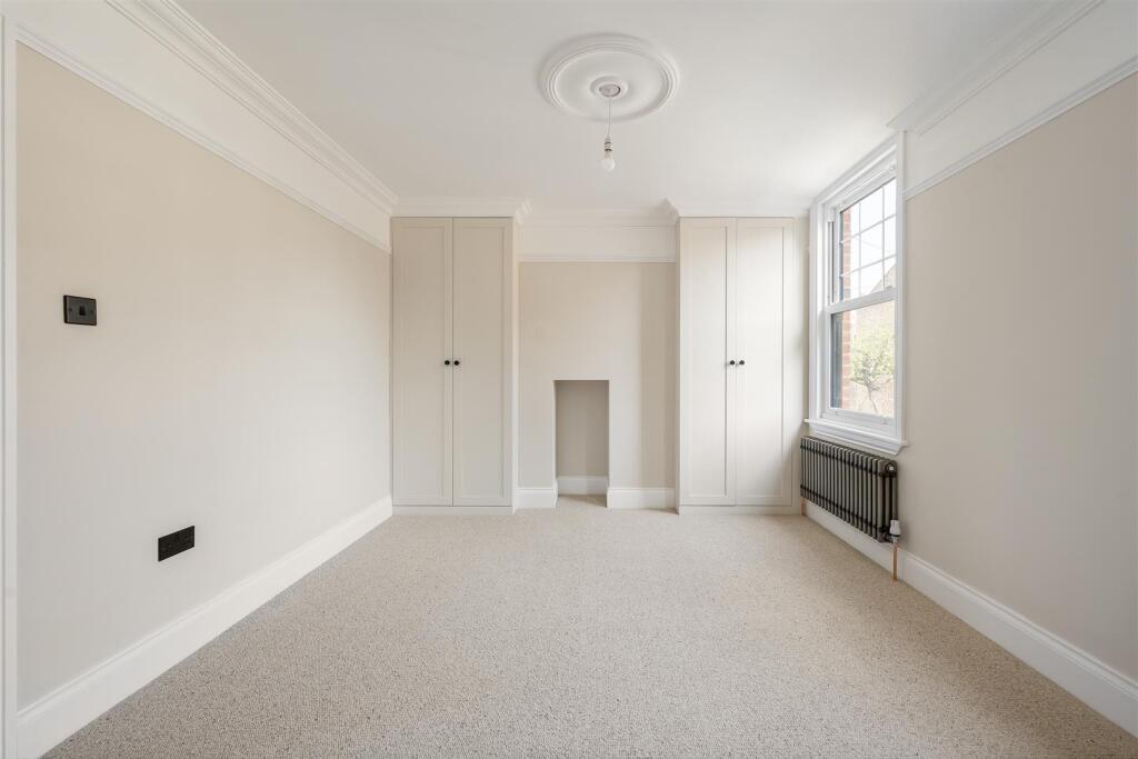 Queen Elizabeth Road E17