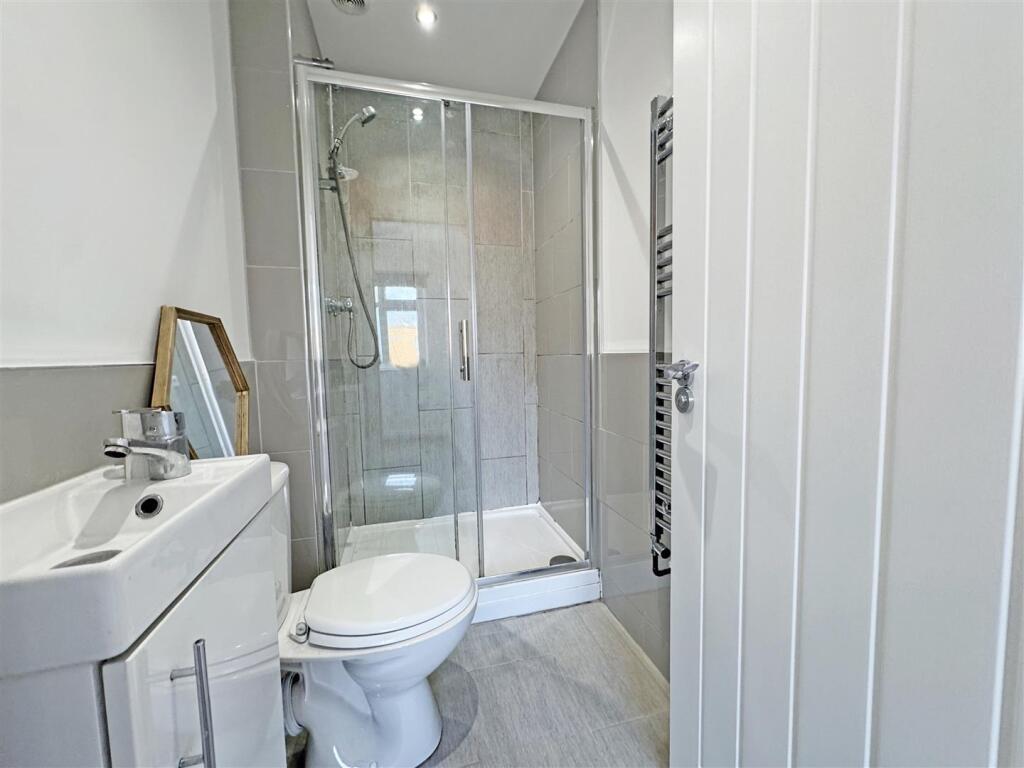 Enderby top rear flat 14.jpeg